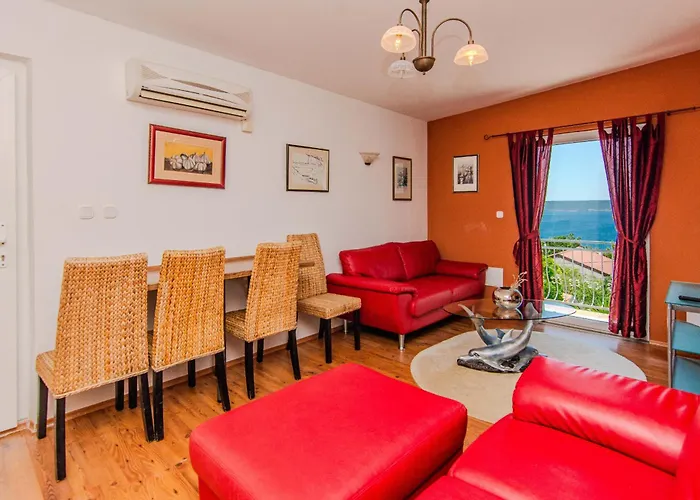 Florendale With Pool Ferienhaus Maslenica