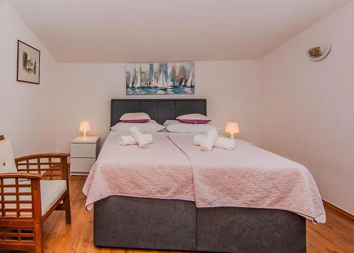 Florendale With Pool * Maslenica