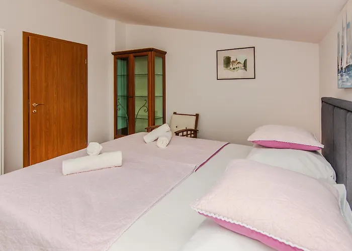 Ferienhaus Florendale With Pool Maslenica