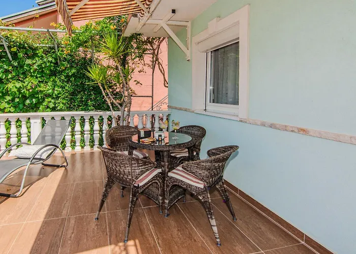 펜션 Florendale With Pool