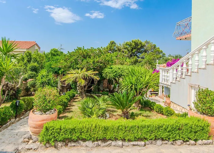 펜션 Florendale With Pool