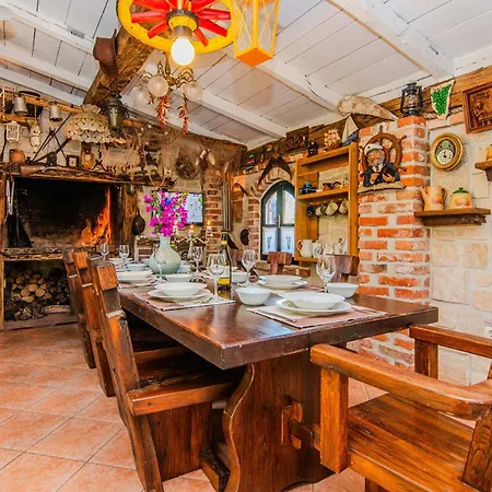 Ferienhaus Florendale With Pool Maslenica